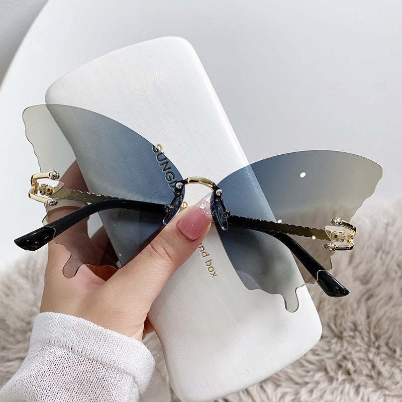 “Butterfly Breeze” Gradient Street Sun Glasses