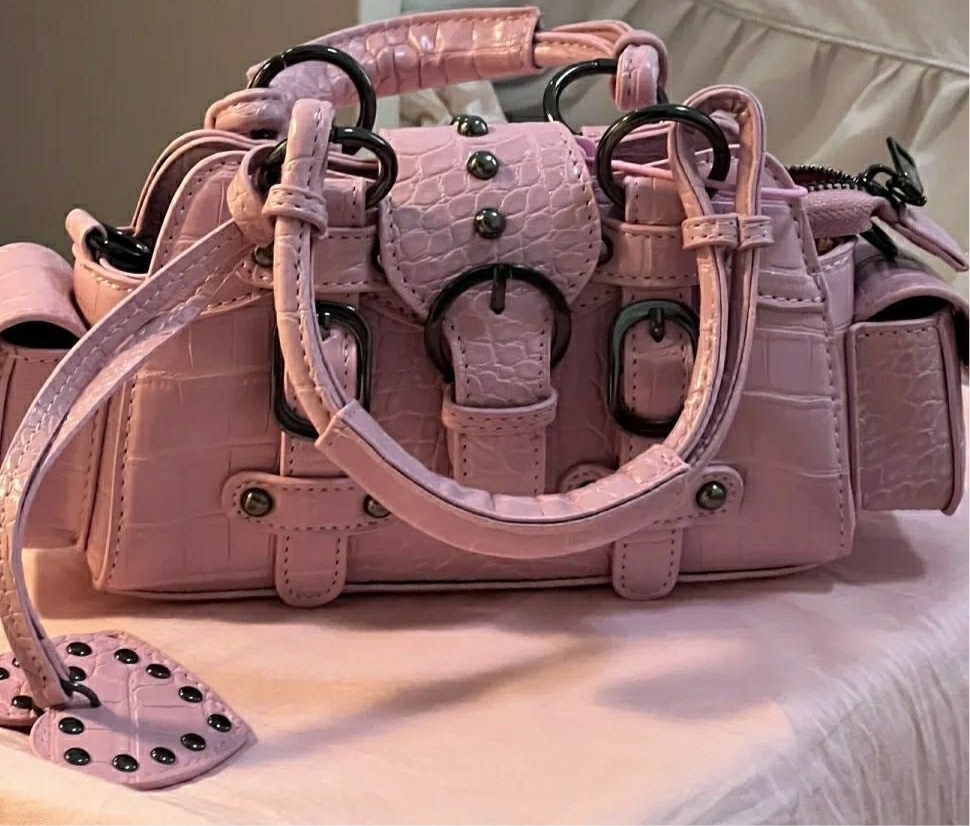 Crocodile Chic Crossbody Bag